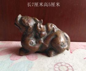 紫铜子母貔貅镇纸摆件4598