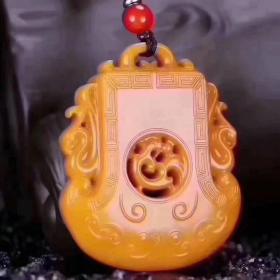 和田黄玉籽料府上有龙23克4.4x3.6x0.8厘米BY