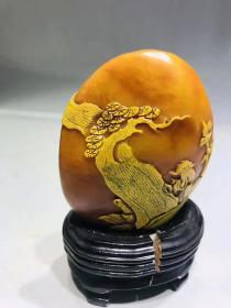 寿山石溪田石田黄石
尺寸：长60mm
          宽20mm
          高110mm（含底座