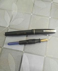 **老式黑胶木长江牌K金尖?美工钢笔，现可使用，怀旧佳品尺寸13，5
