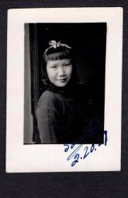 ［ZH-08］@/15民国老照片/年青女子1927.02.20，4.7X6.6厘米。