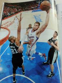外滩画报（2012.10.4）封面人物：篮球名将
希雷克 格里芬
内部彩页：
专访布雷克·格里芬
我从没想过用扣篮
去恐吓对手
