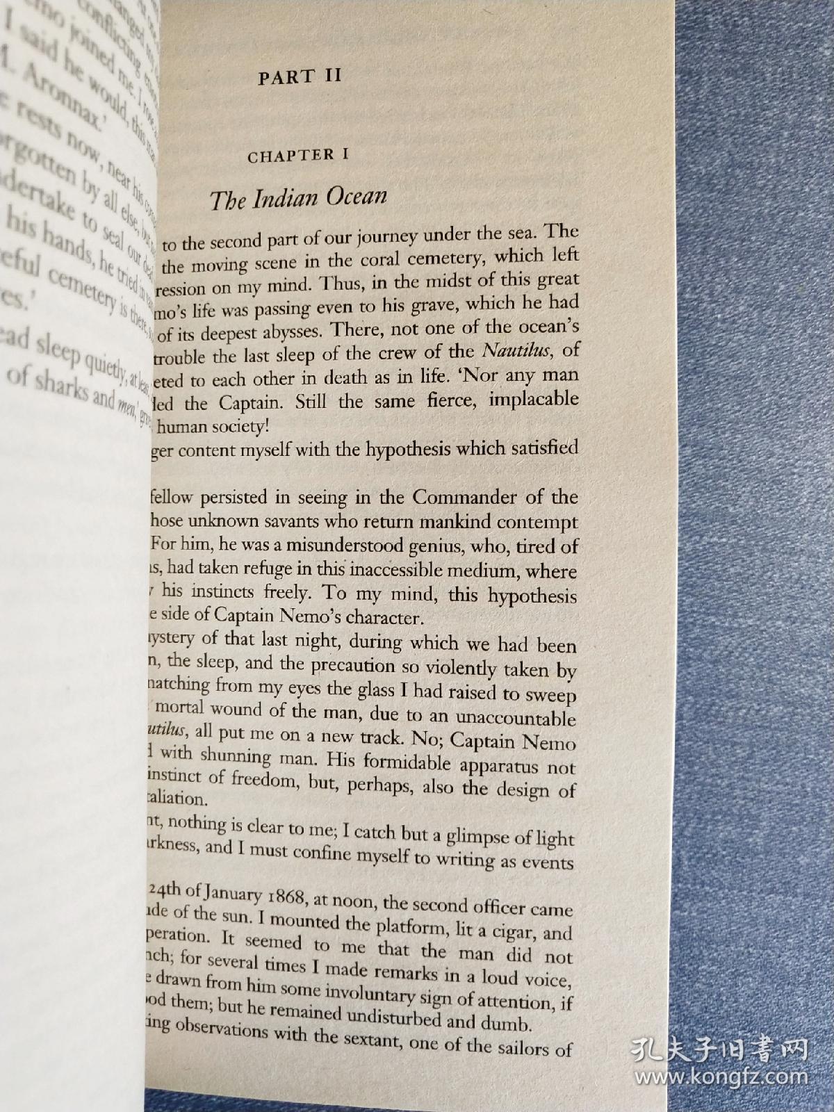 《Twenty Thousand Leagues Under the Sea》海底两万里 英文版