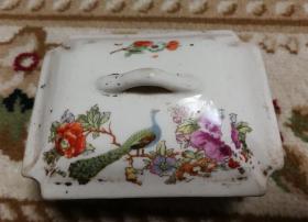 特价民国印花贴花孔雀花卉图肥皂盒一个包老全品