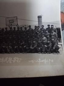 中国人民解放军改编武警留影（1983年）