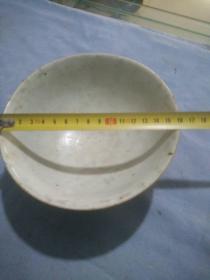 清代豆青油瓷茶碗