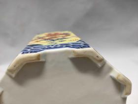 粉彩龙纹六棱笔筒