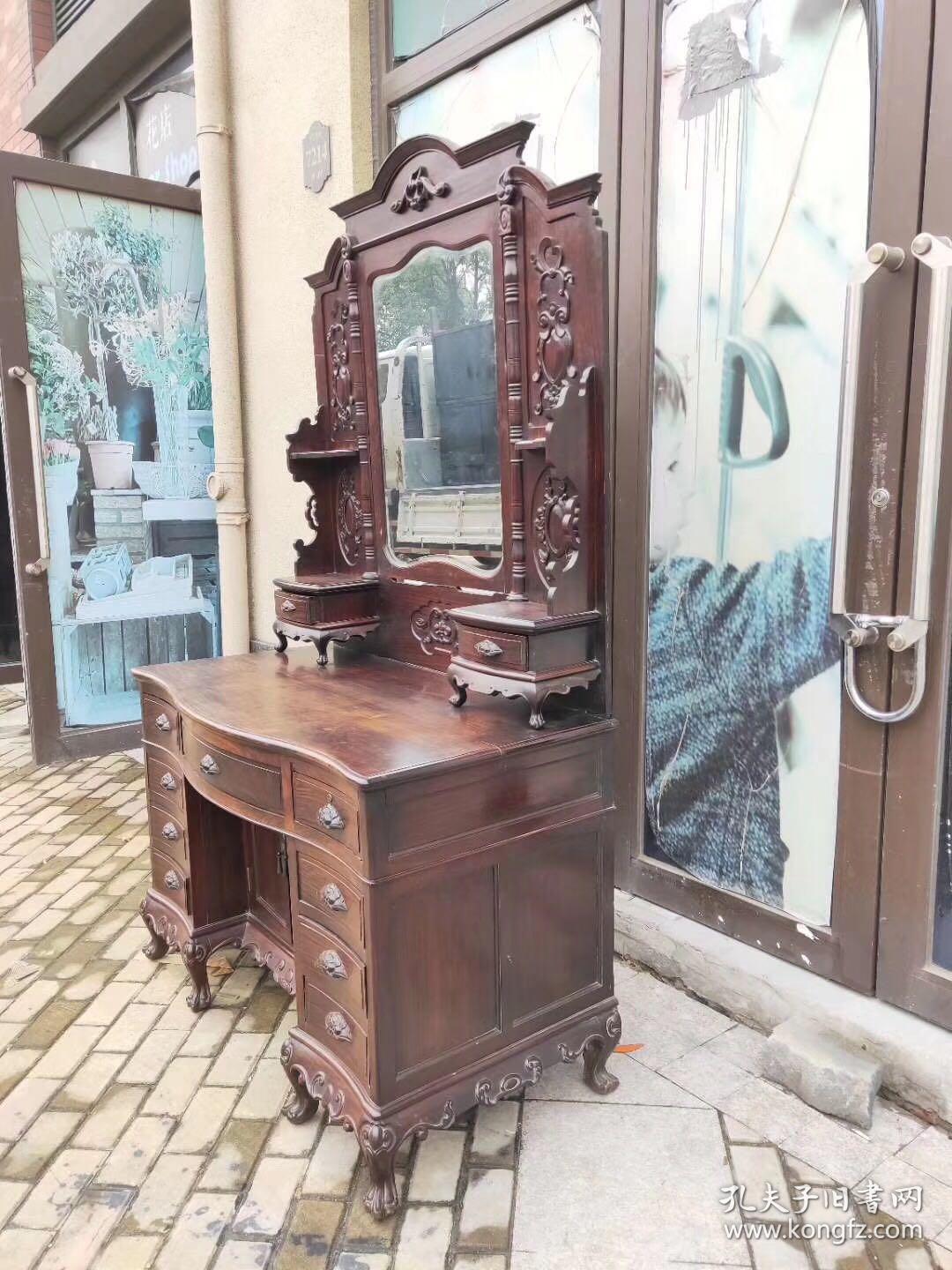 清末民初大户人家老红木（大红酸枝）九抽镜台，老虎腿，面板三抛面，包浆醇厚，品相一流，包老包真，难得一见的精品，喜欢的联系运费自理