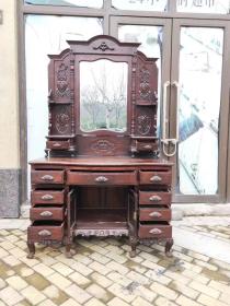 清末民初大户人家老红木（大红酸枝）九抽镜台，老虎腿，面板三抛面，包浆醇厚，品相一流，包老包真，难得一见的精品，喜欢的联系运费自理
