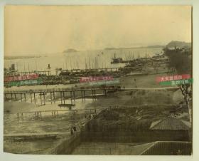 清代长江扬子江镇江码头江岸银盐老照片一张，尺寸为23.6X19.8厘米左右，大约1900年代洗印，近120年左右的历史