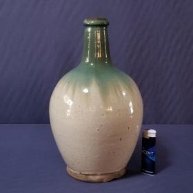 绿釉窑变瓶