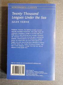 《Twenty Thousand Leagues Under the Sea》海底两万里 英文版