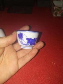 晚清文字（茶？风雅乐）博古纹青花瓷茶杯两只——细路瓷
