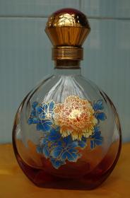 收藏酒瓶 彩色牡丹图玻璃酒瓶高20厘米一斤装 A17