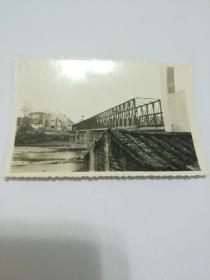 《桥》照片贺卡。传说当地第一次用钢铁建的桥。