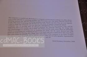 正版现货 实物拍摄【2009年初版 《David Hockney Drawing In A Printing Machine 大卫霍克尼的电脑PS作品集》霍克尼自序】全书收录大卫霍克尼在2008-09年期间首度利用ps绘制的作品  许多作品极为少见 ◆ 大16开 28.1 x 22 x 1.3 cm 由伦敦资深美术馆 Annely Juda Fine Art 出品   极具收藏价值