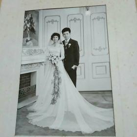 婚纱照（笑得多么甜蜜……尺寸：15x9.9底板尺寸：24x16）