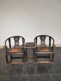 皇宫椅一套:北方硬榆木，造型美观
大气，可使用可收藏，面62/50
坐高49总高100。