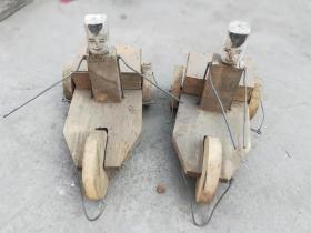 早期玩具老玩具；七八十年代的木质童车2辆稀有少见，音乐车拉动可拍嚓嚓30厘米*23厘米*18厘米木雕人物