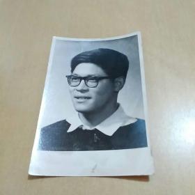 男子肖像照（尺寸：15.2x10.1）