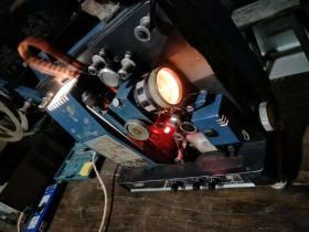 甘肃产16毫米甘光一体电影机  品相一流  且影像清晰 声音响亮  无影布 带试机胶片一部，收藏佳品，保存完整。