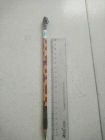 精品狼毫小楷一支。