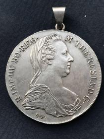 保真1780年奥匈帝国银币，俗称大奶妈银币，传世美品，上方镶银环，可做项链吊坠
