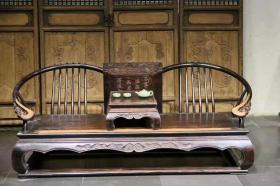 双人椅，材质，榆木，尺寸长200，厚85，高83，背板刻有诗句，制式典雅文气，可置雅室，会所，书房，文人雅士空间陈设 运费自理