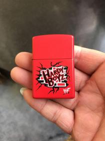 zippo 打火机 Hardy Boyz WWF摔跤纪念款1999年生产打火机底部是罗马数字不是阿拉伯数字 非常少见