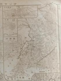 民国极罕见版 中华民国地图12开28.7x22.4cm日本原版大正十五年1926年 北洋时期版 首都北京 背面有奉天图、南满洲图、抚顺炭田图、间岛图等等 日本文部省版 中国被分为满洲、外内蒙古、西套蒙古、支那本部、新疆、西藏、青海、川边 外蒙古为中国领土，台湾日占，绘有商队路线图。关东州（日租）威海卫（英租）广州湾佛占 香港（英）澳门（葡），朝鲜未分裂、邻苏联 特别区域四个热河、察哈尔、绥远、川边