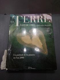 LA TERRE UVE DU CIEL-par Yann Arthus-Bertrand 小8开精美摄影画册