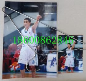 中国篮球运动员张云松签名照片