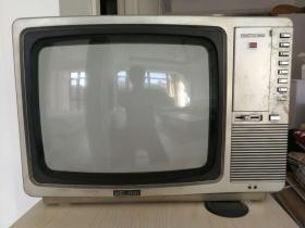 北京牌836型彩色电视接收机