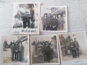 老照片～1983、1984年照片5张合售，其中一张有写桃花源留影
