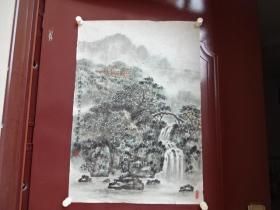 申本强，号翰墨斋主，1953年生于北京。自幼酷爱绘画艺术。1978年先后拜著名画家徐北汀先生、北京美协副主席程振国先生为师，专攻写意山水画。北京市美术家协会会员，齐白石艺术研究会理事，中国艺术研究院特邀书画师 ，作品保真