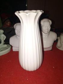 八十年代德化窑——花瓶一只（高21厘米）——全品，自然使用痕迹