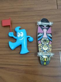 世博会纪念品。特许限量发行《海宝手指滑板》。原价45元