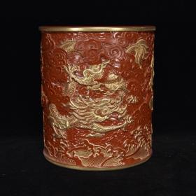 清乾隆珊瑚红浮雕鎏金龙纹笔筒
14.2×12.6厘米 92386076Y