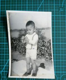 台湾70年代儿童老照片一枚。