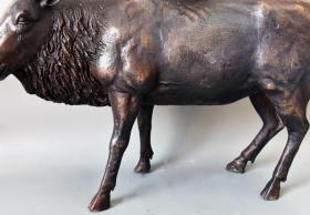 雕塑铸铜 雕塑大师 张*大*力 《人与兽》26*56*74cm 现为中国美术家协会会员，中国雕塑家学会会员。