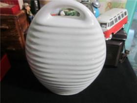 期间的“5.7”干校~沈陶白瓷暖脚壶水鳖暖水袋民俗老物品。第八弹