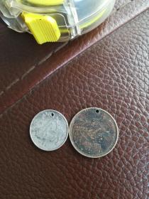 1981年长城币一元，1985春晚纪念币，已穿孔，合出