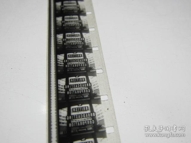 沃尔特和康妮[一] 16毫米英语教学电影胶片 2大卷 原护 甲等 黑白【上海外语电化教育馆70年代译制出品、这套英语教学片于20世纪七八十年代在我国广泛使用】英国广播公司拍摄的电视英语教学片《Walter and Connie》