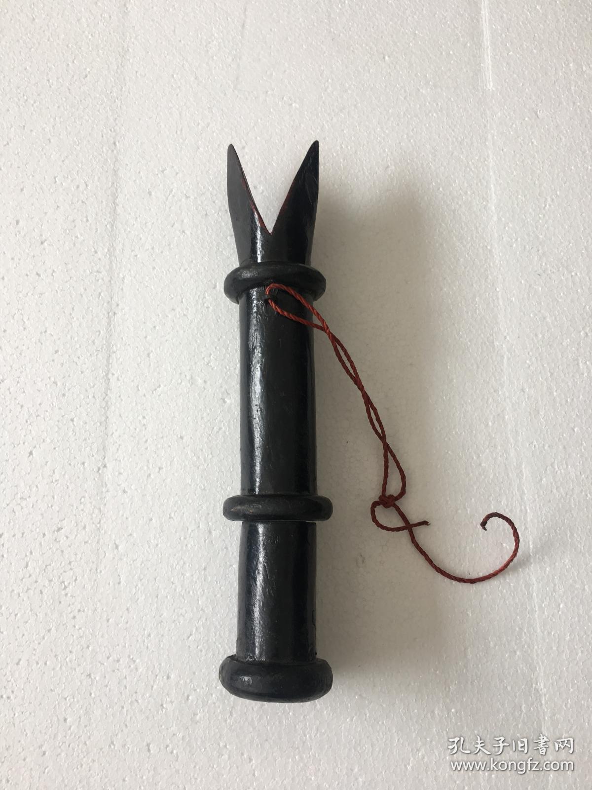 彝族毕摩法器法具毕摩签筒彝语叫五吐vytu