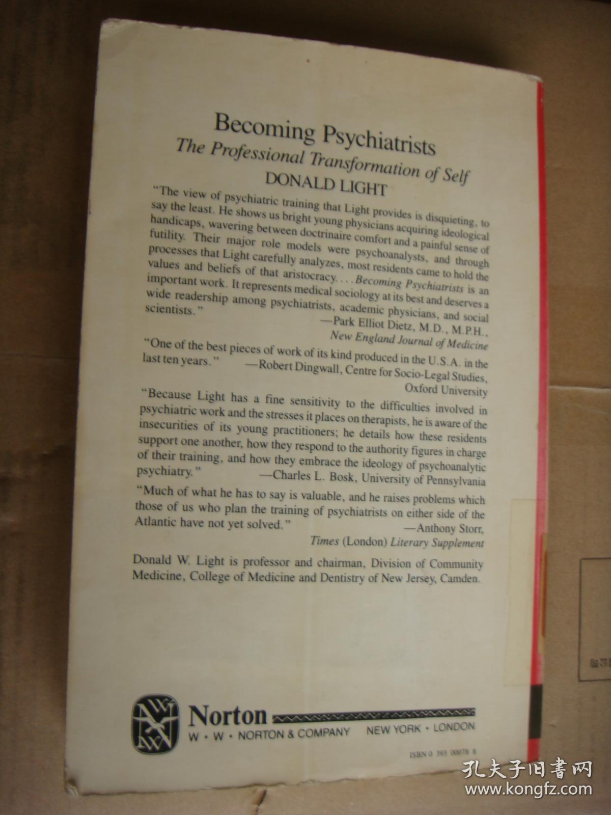 Becoming Psychiatrists : The professional Transformation of Self 《成为心理学家之路》英文原版 16开 厚本