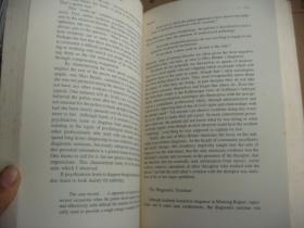 Becoming Psychiatrists : The professional Transformation of Self 《成为心理学家之路》英文原版 16开 厚本