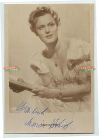 德国女演员玛丽亚·霍尔斯特亲笔手签保真，照片是近20年左右使用柯达相纸翻拍的民国照片，应该是女演员签赠给她多年前影迷的。