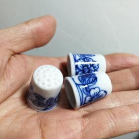 Ceramic Thimble七八十年代创汇手绘青花陶瓷顶针单个价精选款 花卉 花开富贵