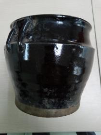黑瓷罐