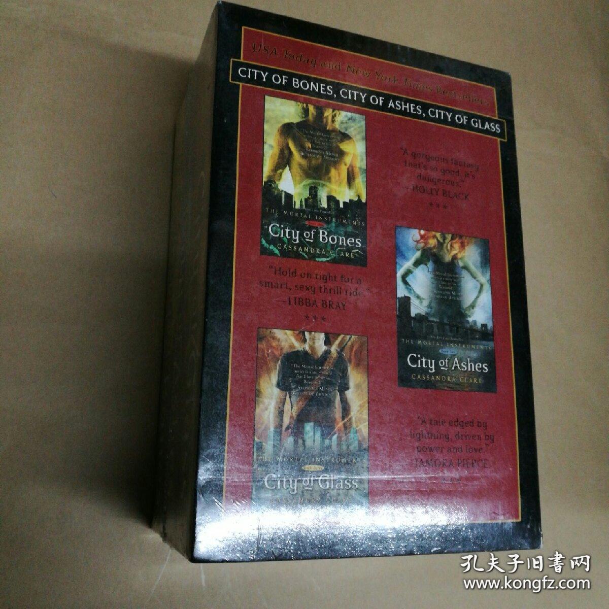 圣杯神器1-3套装 骨头之城；灰烬之城；玻璃之城（塑封） The Mortal Instruments: City of Bones; City of Ashes; City of Glass